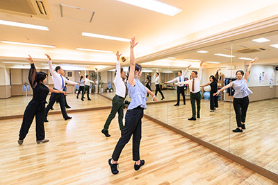 大阪谷町の社交ダンス教室